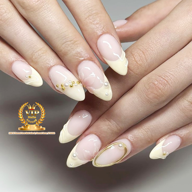 VIP NAIL LOUNGE
