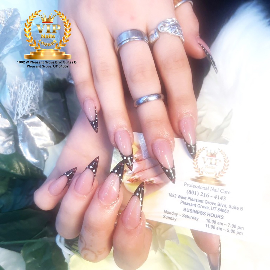 VIP NAIL LOUNGE