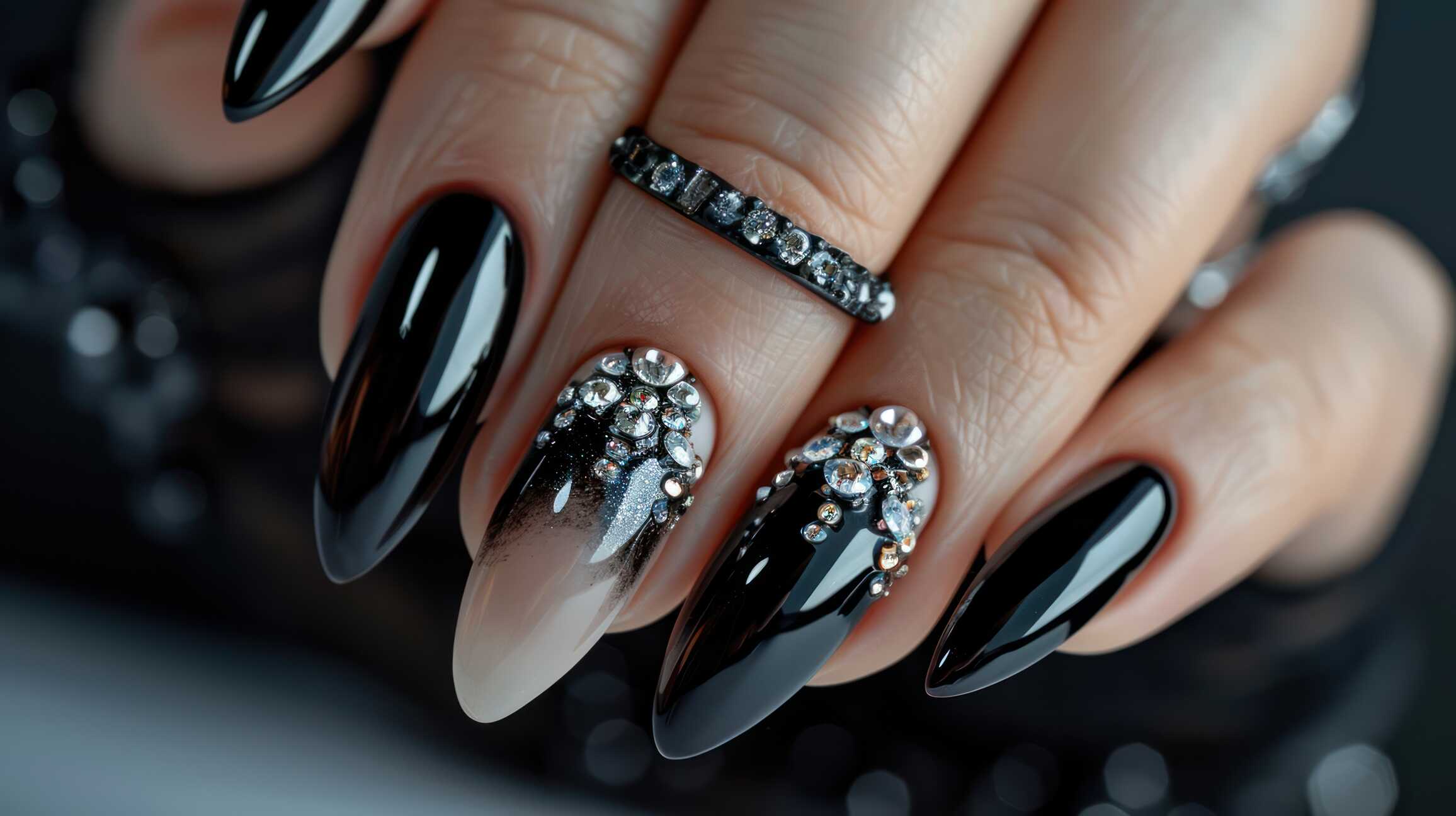 ARTIFICIAL NAILS