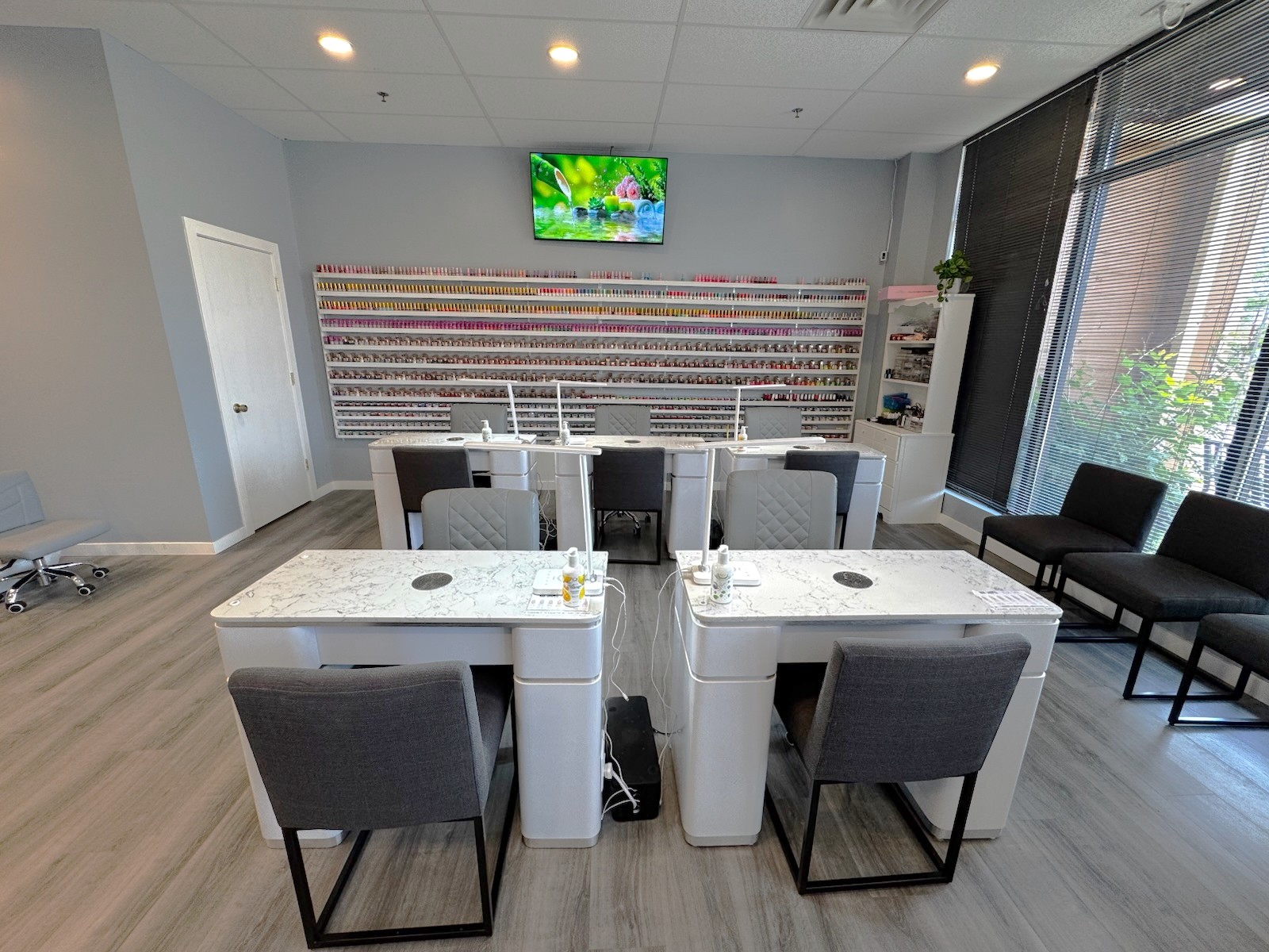 TTs Nail Salon in Woodbury, MN 55129