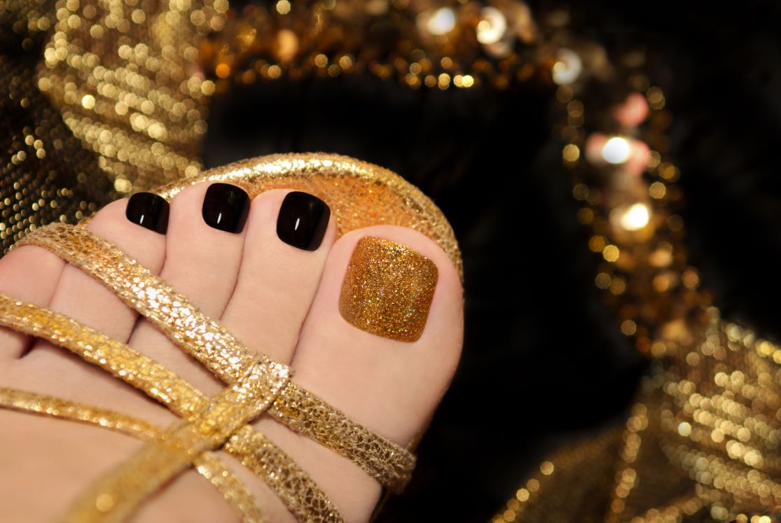 TOE NAIL ENHANCEMENTS