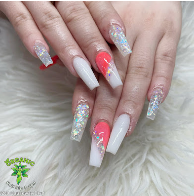 Organic Nail Dip and Spa