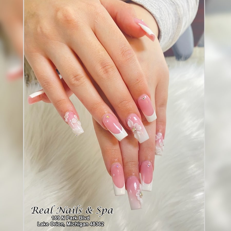 Spring Nail Ideas 2025 Simple: Minimalist Magic